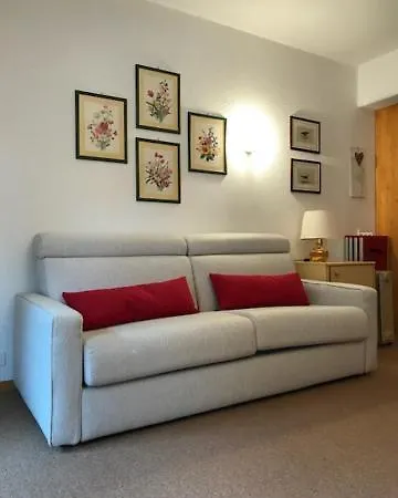 Studio In Heart Of Medran. Private Parking 公寓 *
