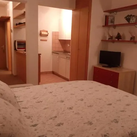 Studio In Heart Of Medran. Private Parking 公寓 韦尔比耶